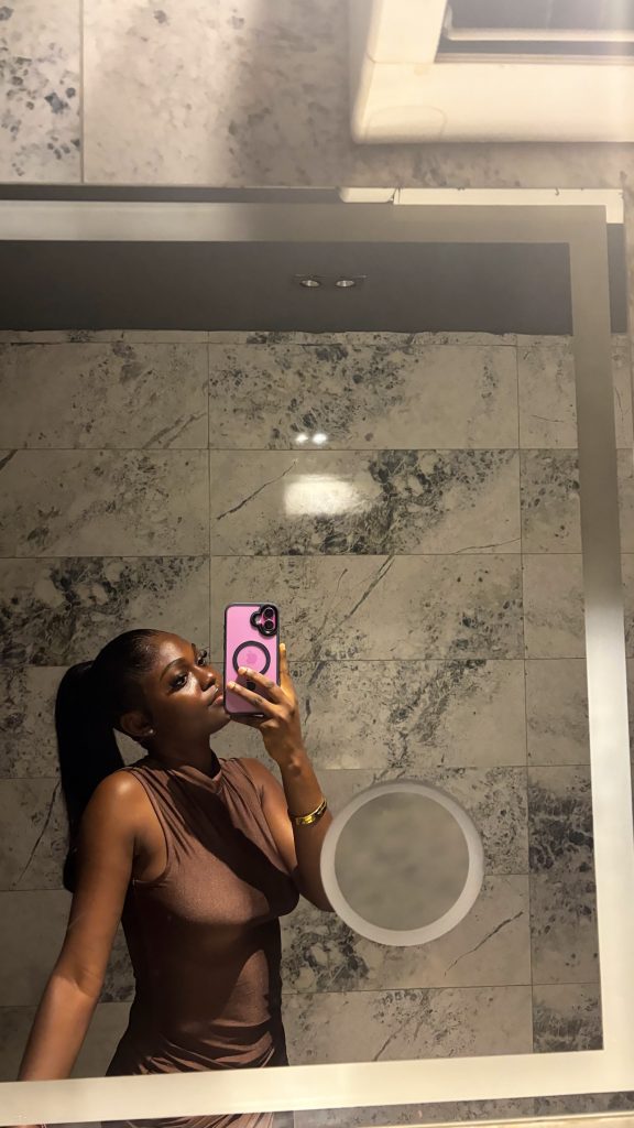 BSRZGGj8YfI9-180DCC56-F377-416B-BF2F-A747D37CA2BC