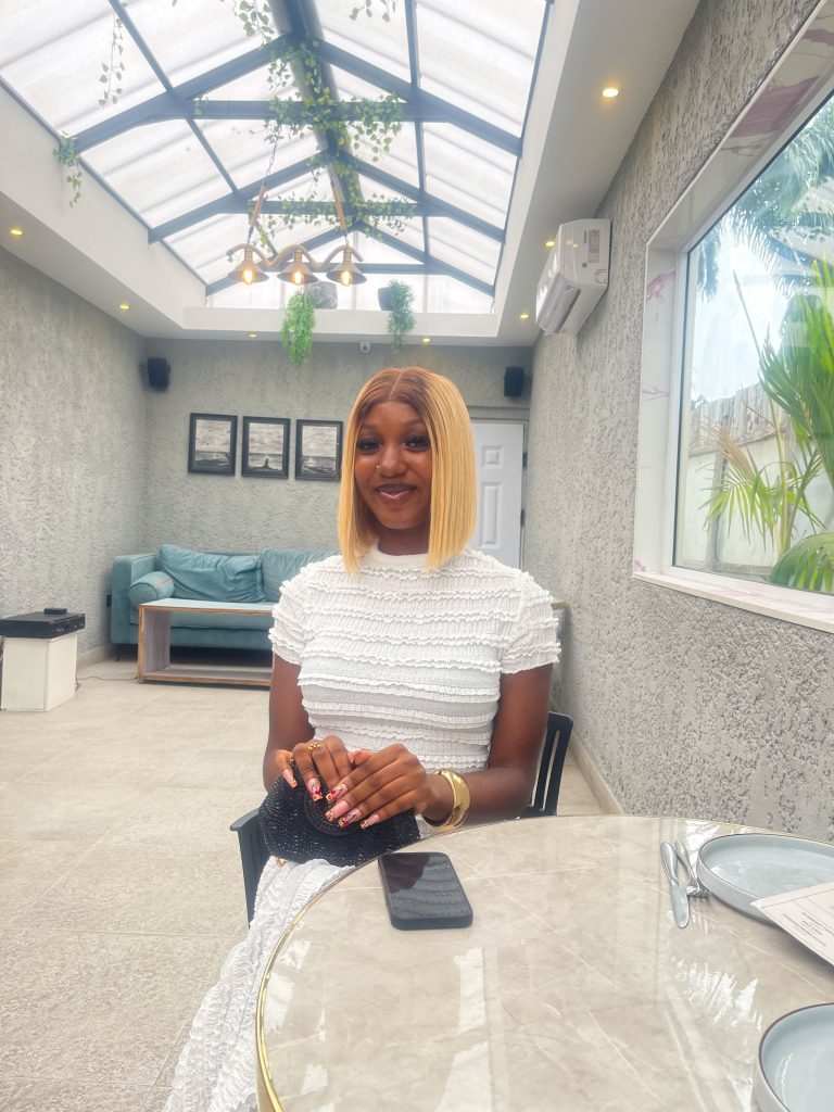 aLQn2yuQk8FY-IMG_1207